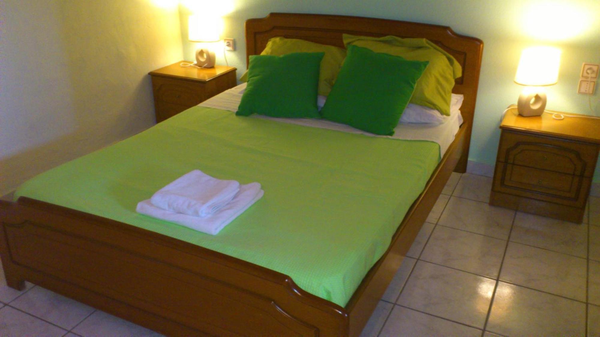 Pantelis Apartments Ájosz Jeórjosz Szoba fotó